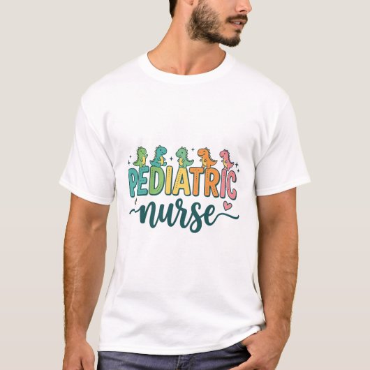 小児科看護師恐竜ビンテージスタイルTシャツデザイン Tシャツ (正面)