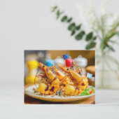 小型の職人が焼きエビを用意する シーズンポストカード (スタンド正面)