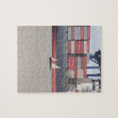 小型ヨットと巨大コンテナ船 ジグソーパズル (横)