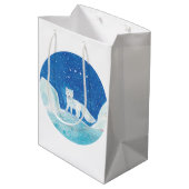 小型北極キツネ（フクレンソウ）イラストレーション ミディアムペーパーバッグ (裏面アングル)