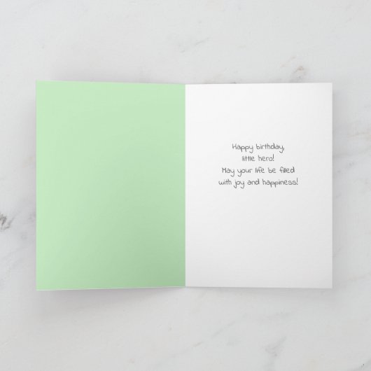 小型忍者ホールディングスイングスターグリーン誕生日 カード (内部)