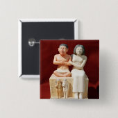 小型Senebおよび彼の家族の小像 缶バッジ (正面&裏面)