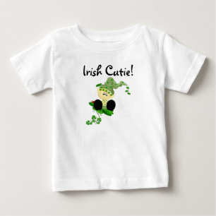 小妖精のアイルランドのかわいこちゃんのTシャツ ベビーTシャツ