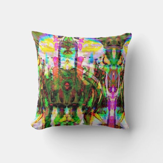 小妖精や小人 クッション (正面)