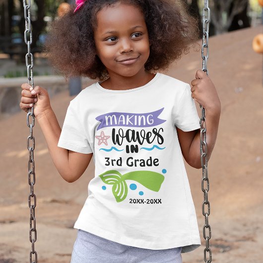 小学校で波を作る,成績,年を追加 Tシャツ