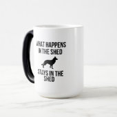 小屋で起こることは小屋に残る モーフィングマグカップ (正面左)