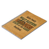 小屋のパーソナライズなゲストブックで起こります ノートブック (左側)