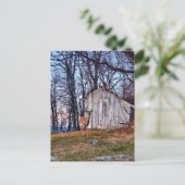 小屋の近くに立つ鹿 ポストカード (スタンド正面)