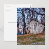 小屋の近くに立つ鹿 ポストカード (正面/裏面)