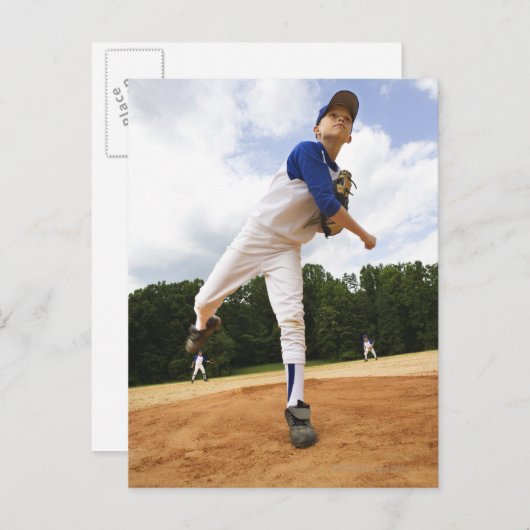 小山からの若いピッチャーの投げる野球 ポストカード (正面/裏面)
