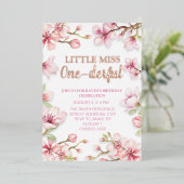 小恋しく思一ダーフル1歳の誕生日ピンクフローラ 箔招待状 (立ち正面)