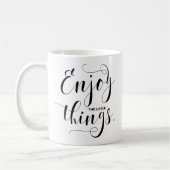 小楽しむさい事 |ブラックモダン書道 コーヒーマグカップ (左)