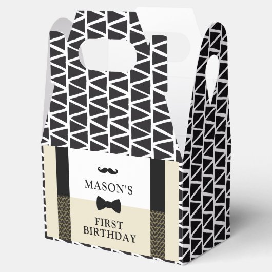 小男はボックスを好む、男の子の最初の誕生日 フェイバーボックス (オープン)