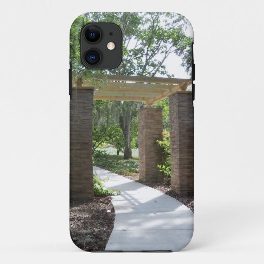 小道の上のパーゴラ Case-Mate iPhoneケース (裏面)