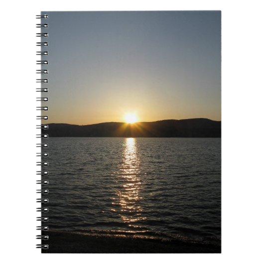小野田湖の夕日:垂直 ノートブック (正面)