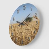 小麦畑のコンバイン ラージ壁時計 (傾斜)