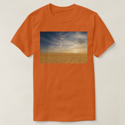 小麦畑の夕日の風景の中の風車 Tシャツ (デザイン正面)