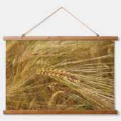 小麦畑。収穫時間だ！ 吊り下げ型タペストリー (正面)