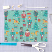 少しクリスマスのフェスティバルのくるみ割り 薄葉紙 (クラフト)