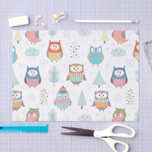少しクリスマスのフェスティバルのフクロウ 薄葉紙 (クラフト)