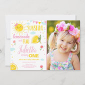 少し日光のレモネードのピンクの女の子レモン誕生日 招待状 (正面)