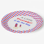 少し爆竹が進んでいる ペーパープレート (アングル)