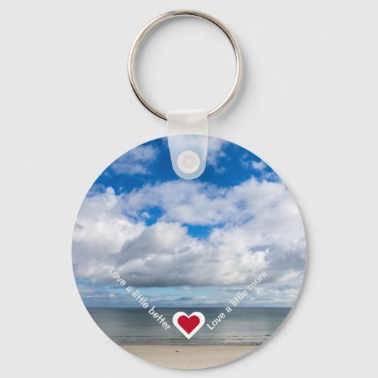 少し良い/より多くのハート回復のスローガンを愛する キーホルダー (正面)