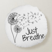 少し見つけただけで枕の周りに呼吸 ラウンドクッション (裏面)