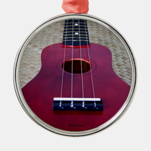 少し赤いUke メタルオーナメント (正面)