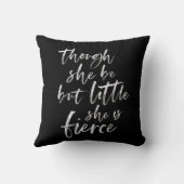 少ないながらも激しいWilliam Shakespeareのブラシスクリプト クッション (裏面)