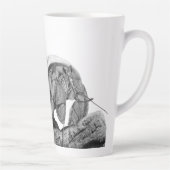 少ないクラビーにコーヒーが必要エクアドルの保護者カニアート カフェラテマグ (右)