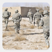 少人数の武器攻撃に応える兵士 スクエアシール (正面)