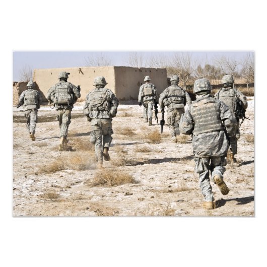 少人数の武器攻撃に応える兵士 フォトプリント            (正面)