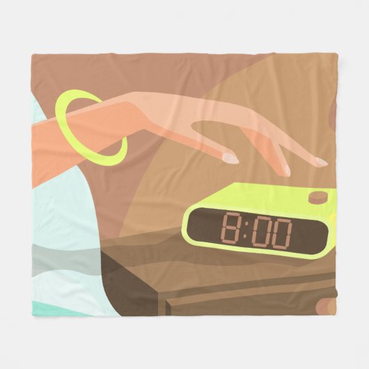 少女が目覚まし時計のスヌーズボタンを押す手 フリースブランケット (正面(横))