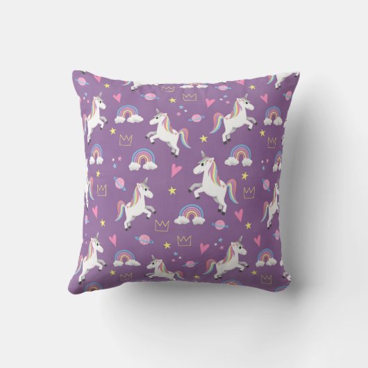 少女たちがかわいい魔法の紫の一角獣と子どもの名前を教える クッション (裏面)
