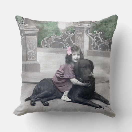 少女と愛犬 クッション (正面)