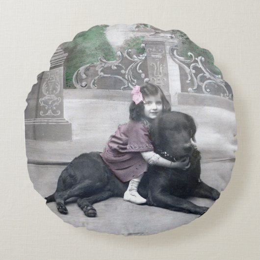 少女と愛犬 ラウンドクッション (正面)