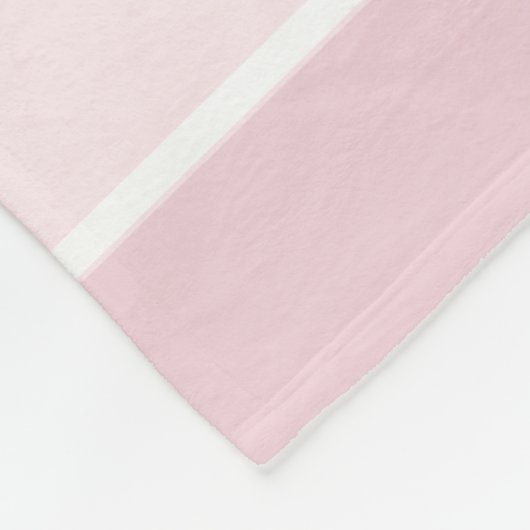 少女のかわいいピンクのサファリキリンと名前 フリースブランケット (角)