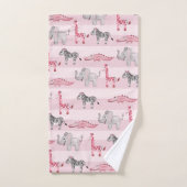 少女のピンクのサファリ動物の柄と子どもの名前 バスタオルセット (ハンドタオル)