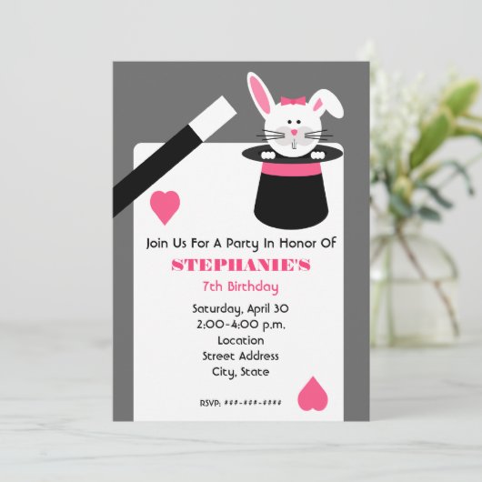 少女のマジシャン誕生パーティー-帽子をかぶったうさぎ 招待状 (スタンド正面)