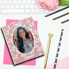 少女の写真と名前 – ピンクの葉のパターン プランナー手帳