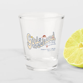 少女の週末はセラピーより安く、多くのおもしろい ショットグラス