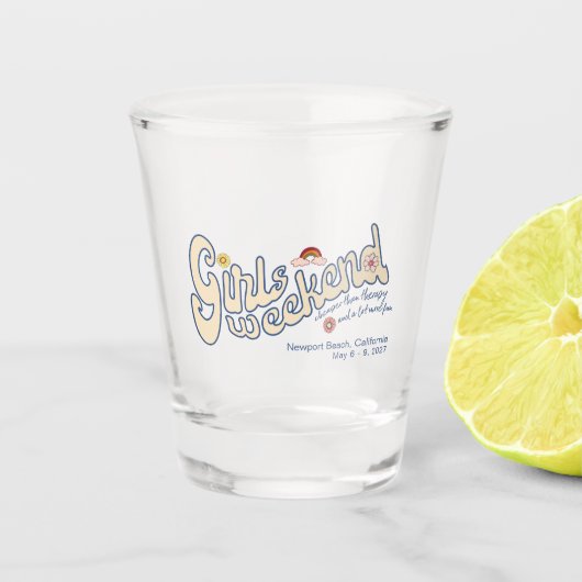少女の週末はセラピーより安く、多くのおもしろい ショットグラス (正面)