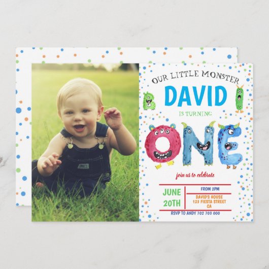 少年かわいい小さなモンスター第1誕生日と写真 招待状 (正面/裏面)
