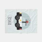 少年かわいい青い警察の車の漫画の子供 フリースブランケット (正面(横))