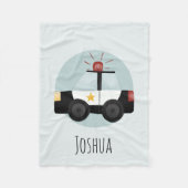 少年かわいい青い警察の車の漫画の子供 フリースブランケット (正面)