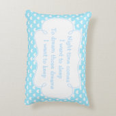 少年くまのぬいぐるみとハート アクセントクッション (裏面(縦))