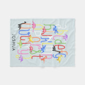 少年たちがかわいい青い水彩恐竜アルファベットの子どもたち フリースブランケット (正面(横))