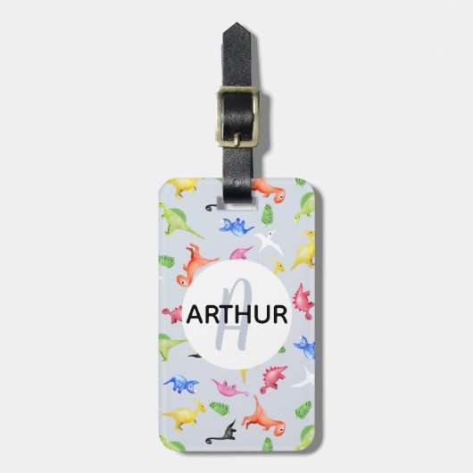 少年たちが恐竜模様を模したモノグラムで子どもを指名 ラゲッジタグ (正面縦)