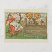 少年たちが牛のハロウィーンヴィンテージに対して何をしたか ポストカード (正面)